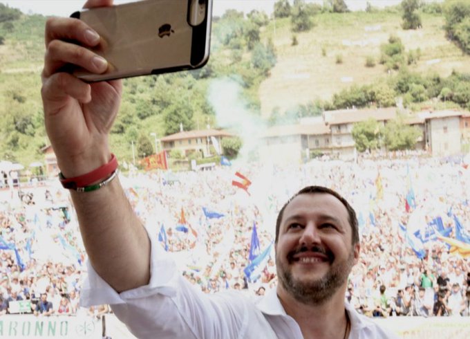 Matteo Salvini chiede l'azzeramento del canone Rai 