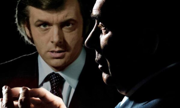 Film Tv venerdì 16 aprile: Il duello tra Frost e Nixon, Kika e Gomorra “New Edition”