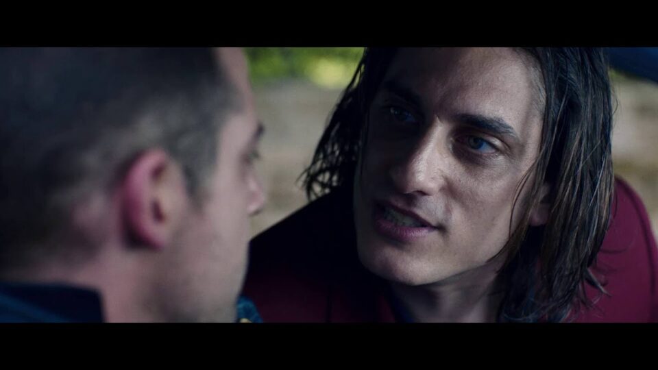Luca Marinelli è lo Zingaro neLo chiamavano Jeeg Robot