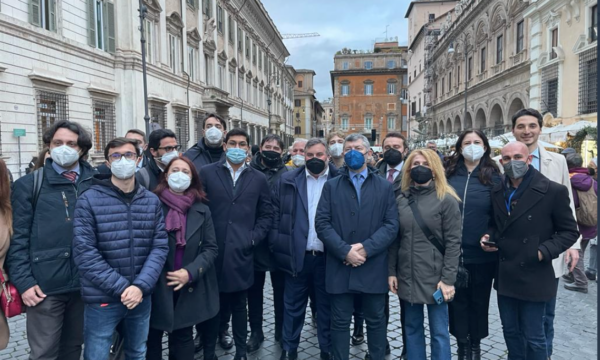 Al Tg1 non c’è ‘Pace’: censurata Italia Viva alla manifestazione di Sant’Egidio