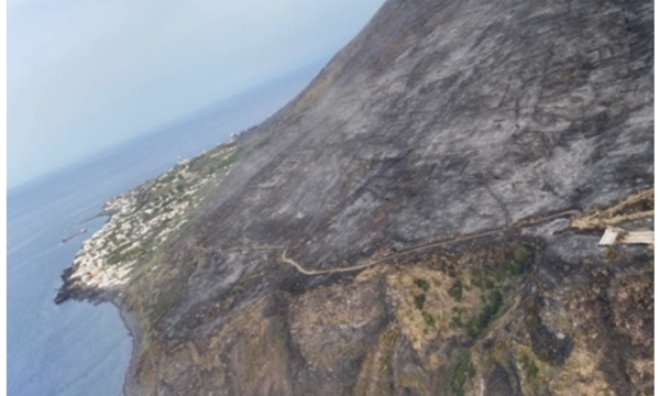 Incendio a Stromboli, il sindaco richiederà “stato di calamità naturale”