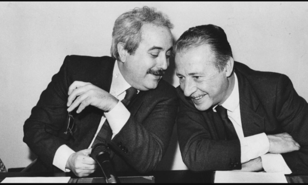 Anzaldi: “Governo tuteli il valore della storica foto di Falcone e Borsellino”