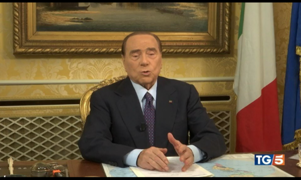Berlusconi torna egemone in Tv. Anzaldi: “Riequilibrio o AgCom sanzioni”