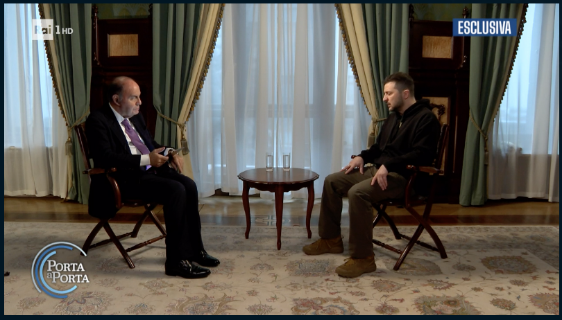 Bruno Vespa intervista il Presidente ucraino Volodymyr Zelensky a Porta a Porta su Rai1