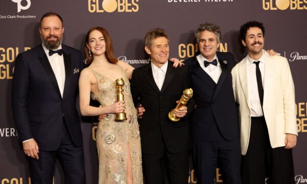 Poor Things trionfa a Venezia e ai Golden Globes (ma è in ritardo al cinema)