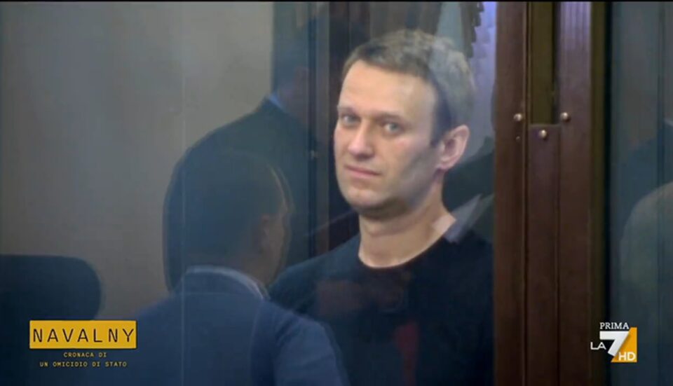 Alexei Navalny (o anche Aleksej Naval'nyj) in un tratto del docu-film di Ezio Mauro su La7 Alexei Navalny (o anche Aleksej Naval'nyj) in un tratto del docu-film di Ezio Mauro su La7