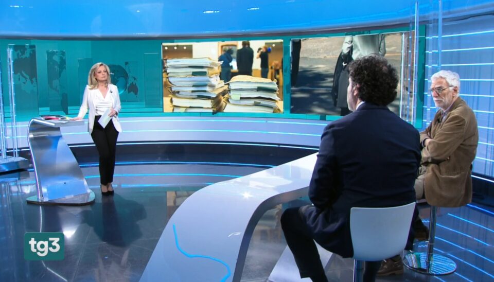 Un tratto dell'intervista di Patrizia Senatore a Rocco Gustavo Mariotti, Segretario generale dell'Associazione nazionale magistrati, sui motivi dello sciopero odierno. In studio anche Giovanni Bianconi del Corriere della sera Un tratto dell'intervista di Patrizia Senatore a Rocco Gustavo Mariotti, Segretario generale dell'Associazione nazionale magistrati, sui motivi dello sciopero odierno. In studio anche Giovanni Bianconi del Corriere della sera